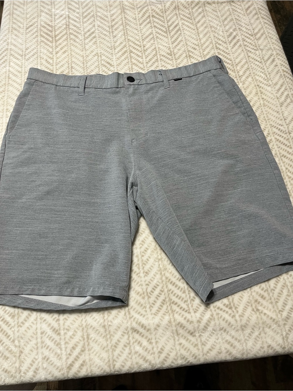 Hurley Men's Light Gray Tech Flat-Front Shorts 36
